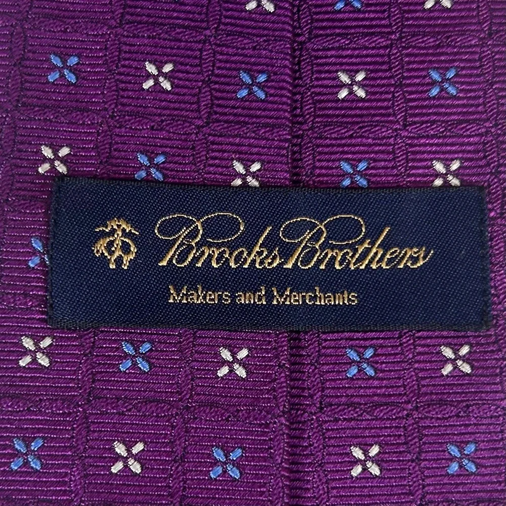 Brooks Brothers Necktie Purple Geometric Silk Woven England 3 1/2 x 58 1/4